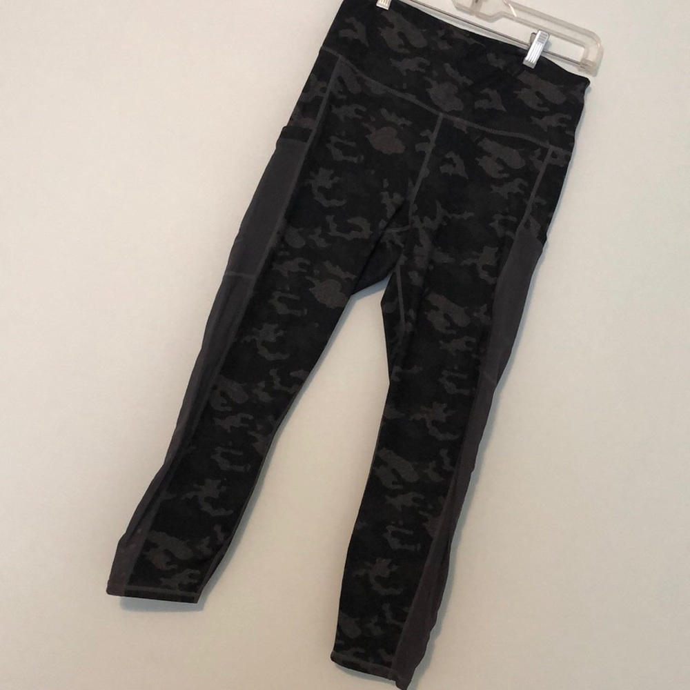 Fabletics powerhold yoga pants